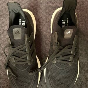 adidas Men’s Black & White UltraBoost Knit Sneakers Size 10